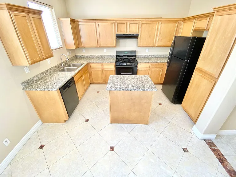 8836 Palm Creek Ct — Photo 12
