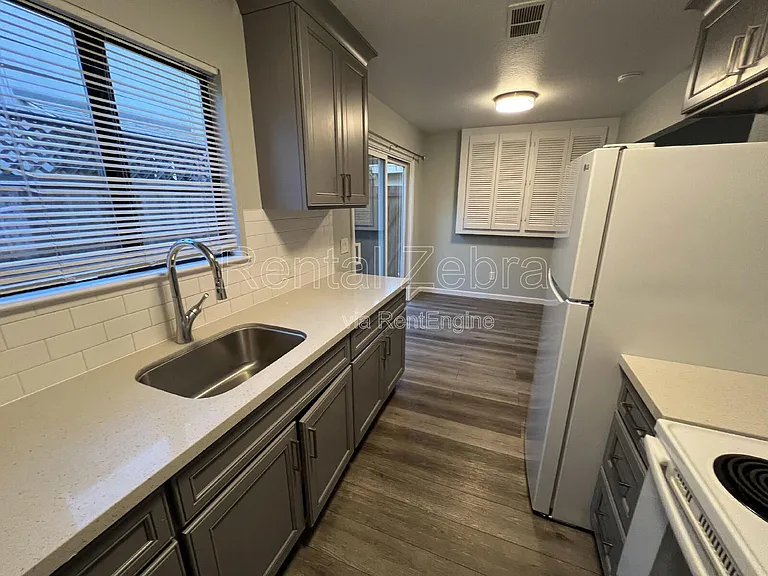 141 W Agua Caliente Rd #D — Photo 8