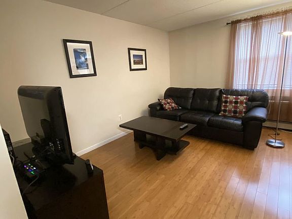 5th image of 322 E 119th St APT 1