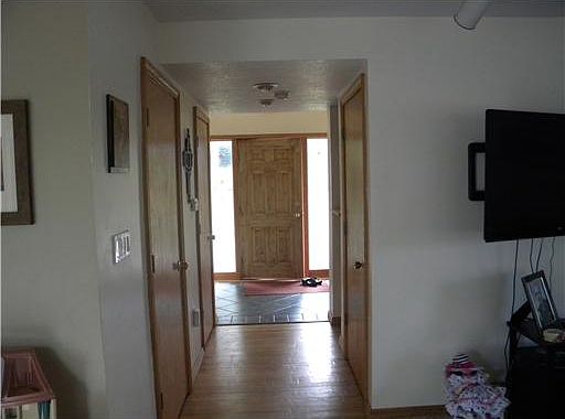 3rd image of 615 Helen St