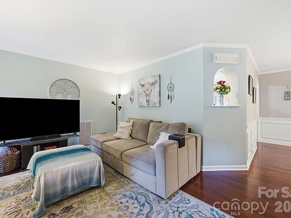 5th image of 112 Bristlecone Ct