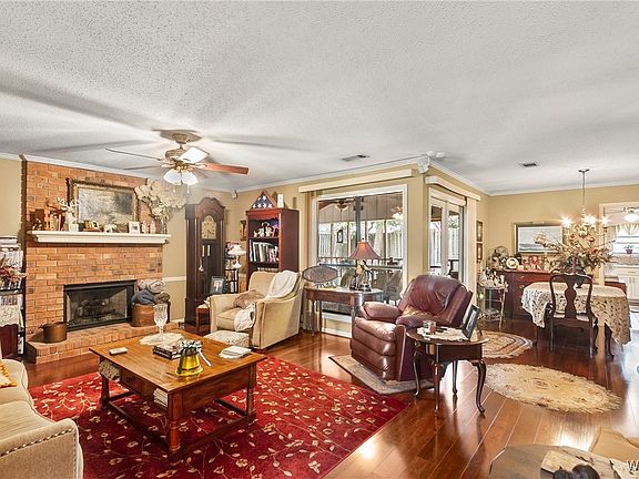5th image of 1601 Hollow Ln