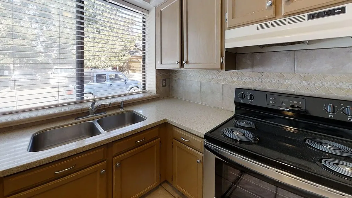 Building Photo - 2633 Juniper Ave #2633