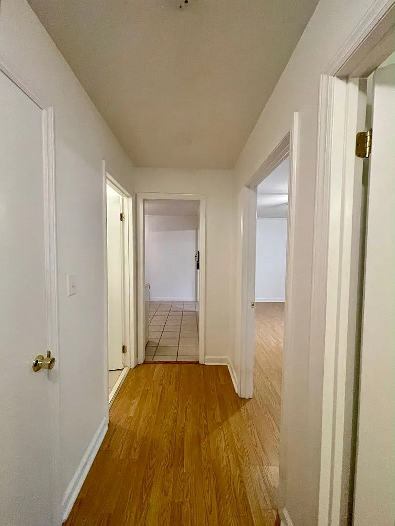 200 West Poplar — Photo 4