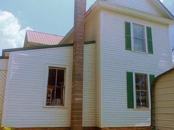 3rd image of 40 Rock Hill Ln