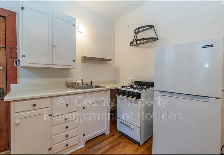 2408 8th St #8 — Photo 5
