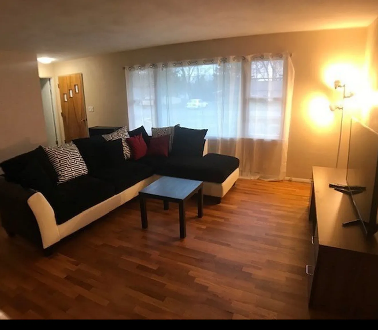 3 bed, 1200 sqft, $2,200 — Photo 3