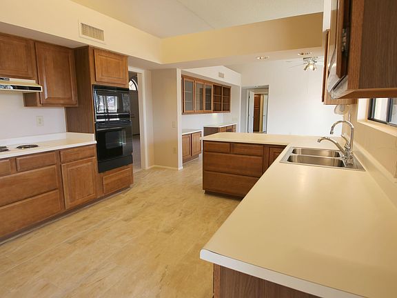 3rd image of 20823 N Stonegate Dr