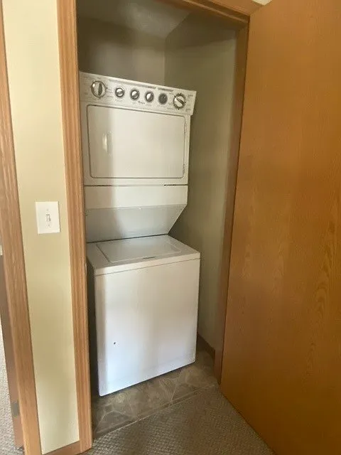 2 bed, 1.5 bath, $995 — Photo 4