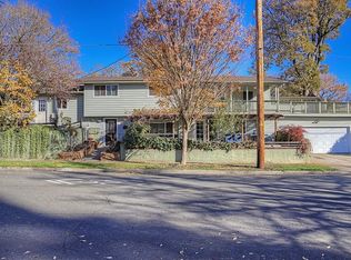 1045 NW Lawnridge Ave, Grants Pass, OR 97526