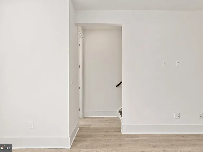 9207 Forkleaf Oak Dr — Photo 29
