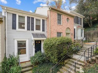 5039 9th St S, Arlington, VA 22204