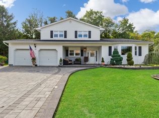 65 Zaleski Dr, Sayreville, NJ 08872