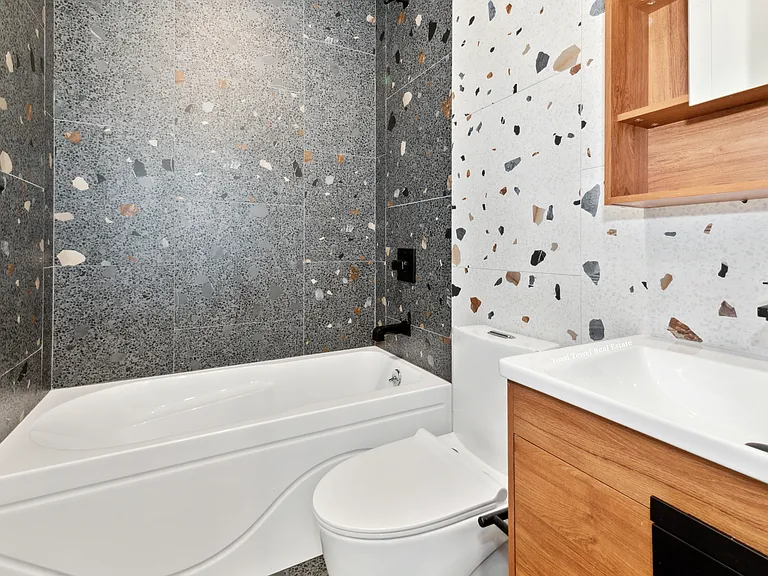 193 Lenox Rd #1B — Photo 9
