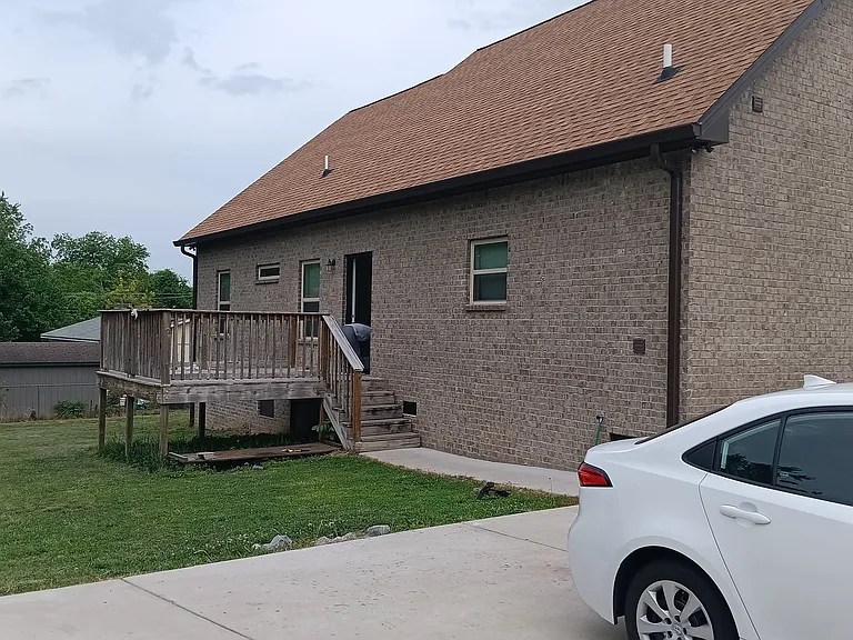 246 N Electra Ave — Photo 2