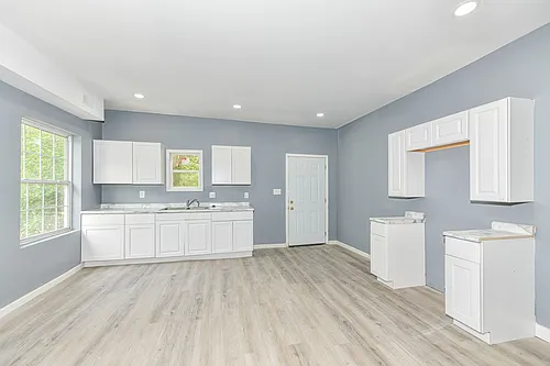 1213 Newman St #2L Photo 1