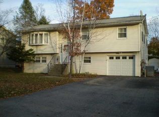 77 Sutton Park Rd, Poughkeepsie, NY 12603