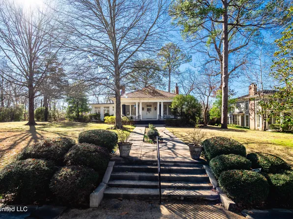 1025 Pinehurst Pl, Jackson, MS 39202