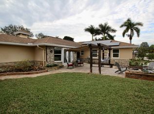 566 Cypress Way E, Naples, FL 34110