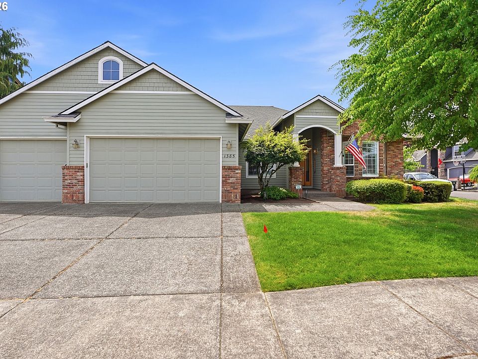 1st image of 1385 NE 12th Ave
