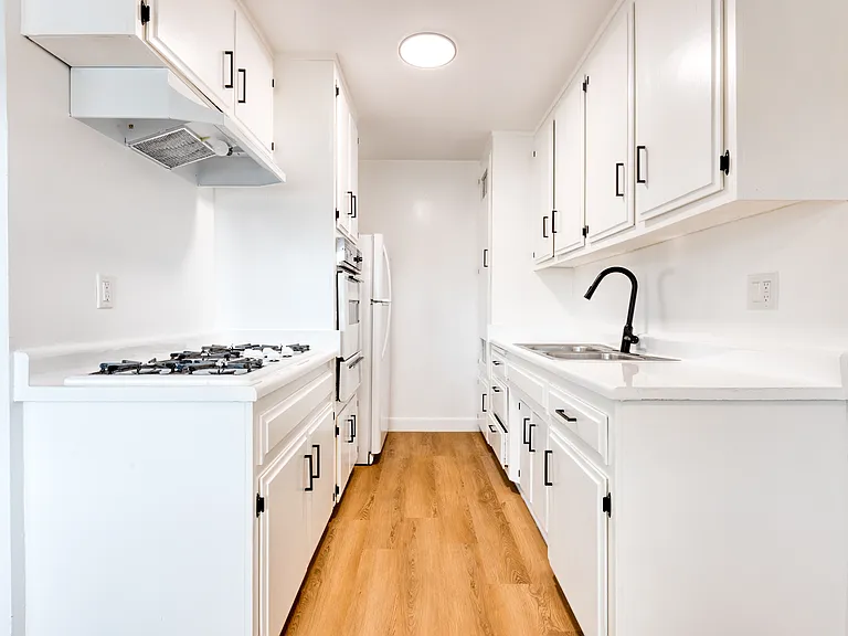 10015 Alondra Blvd — Photo 28