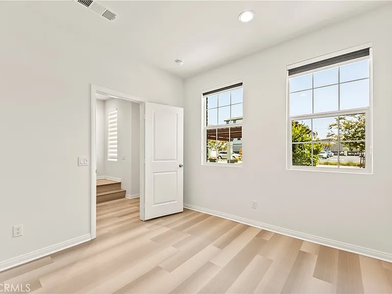 8916 Jasmine Dr — Photo 5