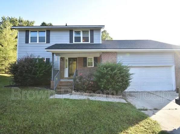 198 Oakbluff Dr, Raeford, NC 28376