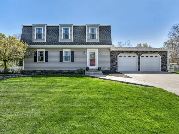 7104 Meadow Dr, Painesville, OH 44077