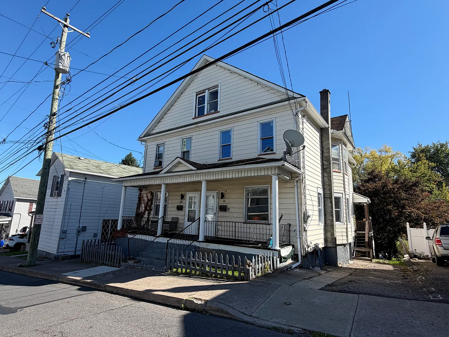 5 bed, 1200 sqft, $1,800 — Photo 1