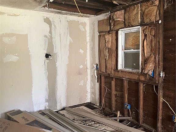 5th image of 809 Faulkner Ave