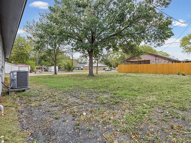 1100 Monte Vista Dr — Photo 24