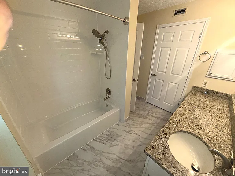 1534 Lincoln Way #204 — Photo 16