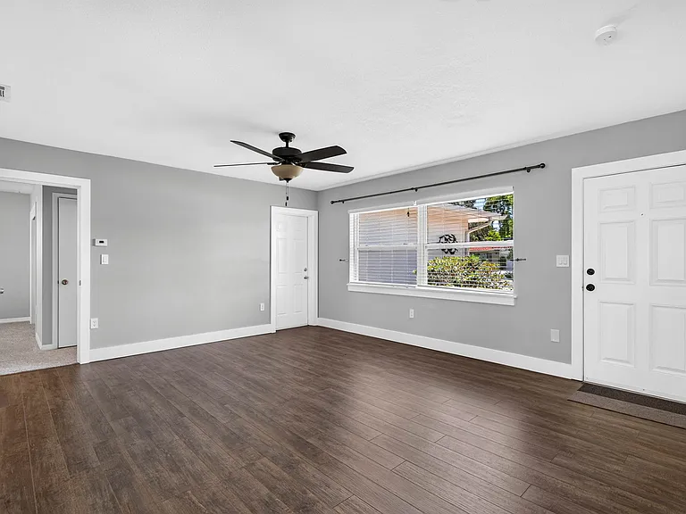 1521 San Roy Dr — Photo 4