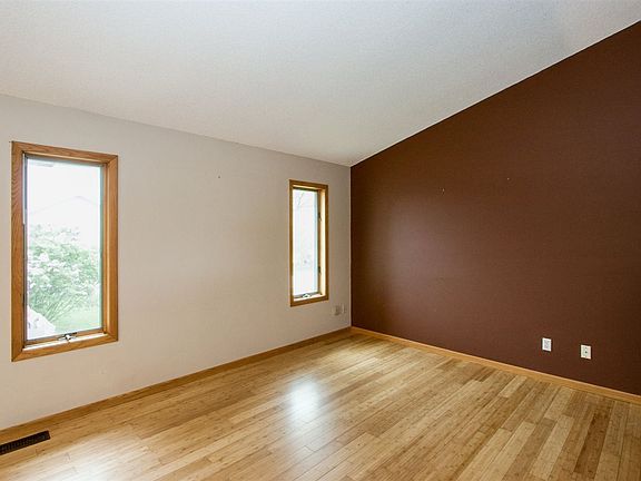 2nd image of 640 Jessie St