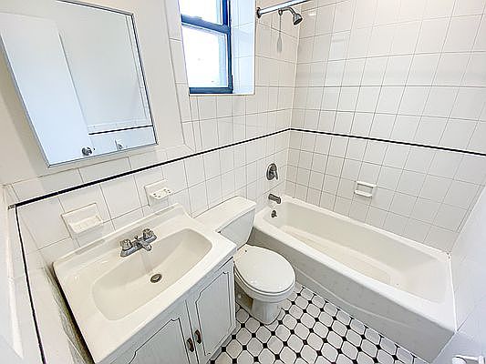 5th image of 2281 1st Ave APT 2B