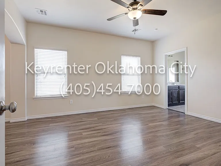 2409 Rosa Cir — Photo 21