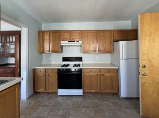 257 Belgrade Ave FLOOR 3, Roslindale, MA 02131