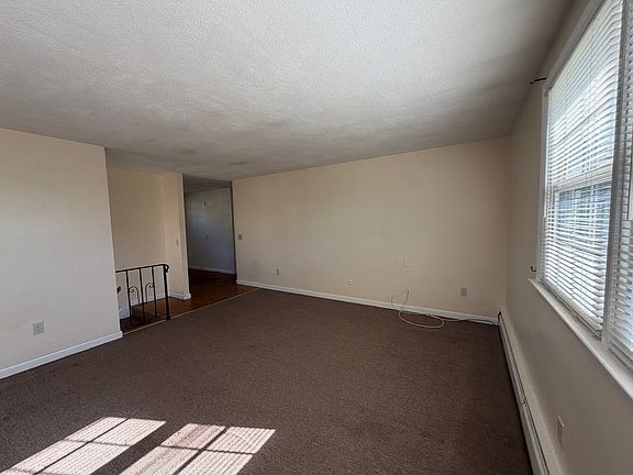 5th image of 387 Mendon Rd