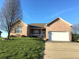 118 Columbia Dr, Aliquippa, PA