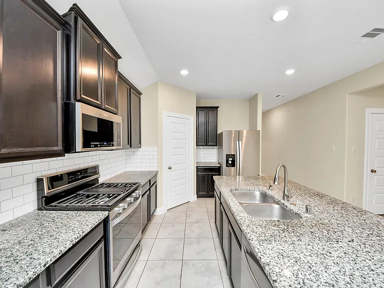 24654 Greenwood Bay Dr — Photo 6