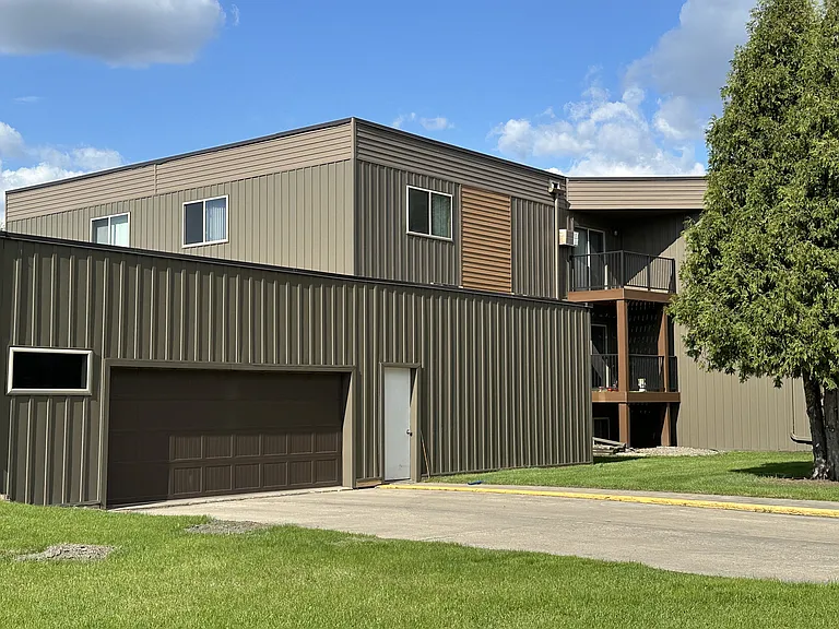 Grand Forks, ND Cedarwood Apartments | Exterior
