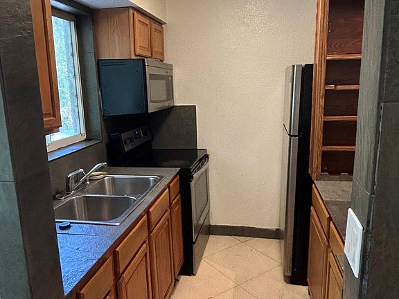 3rd image of 1111 Tequesta St APT 11