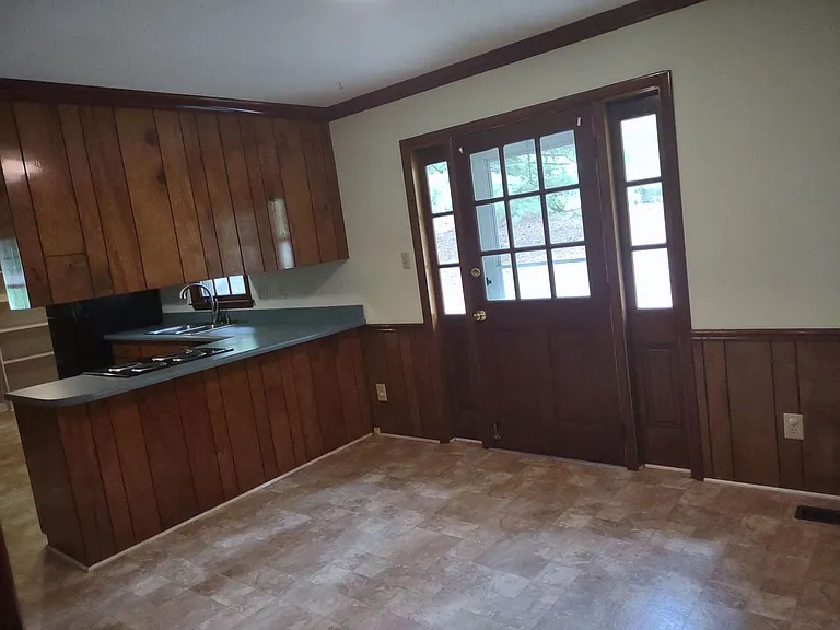 732 N Harrison Ave — Photo 5
