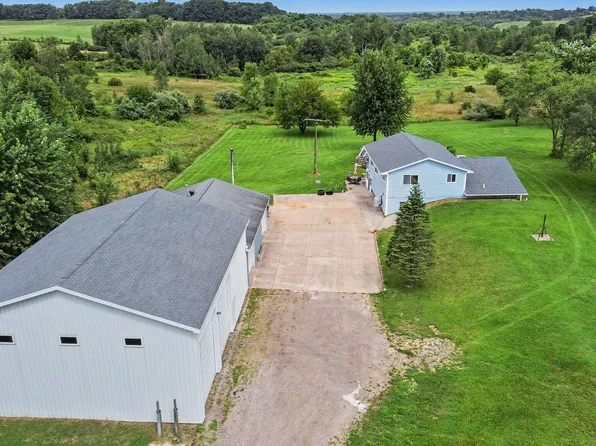 6793 Carmody Rd, Coloma, MI 49038