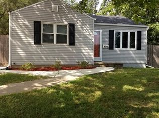 8340 Park Dr, Ralston, NE 68127