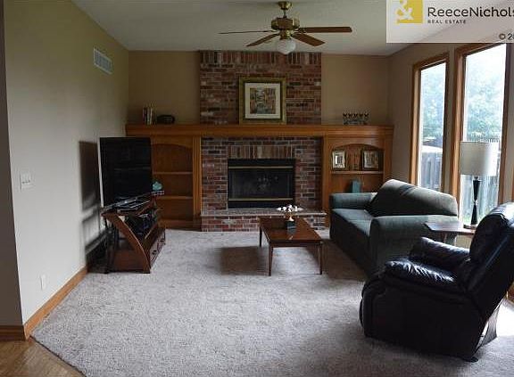 Family Friendly Family Room Right Off The Kitchen!