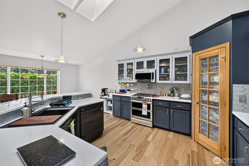 4th image of 14327 106th Avenue Ct E