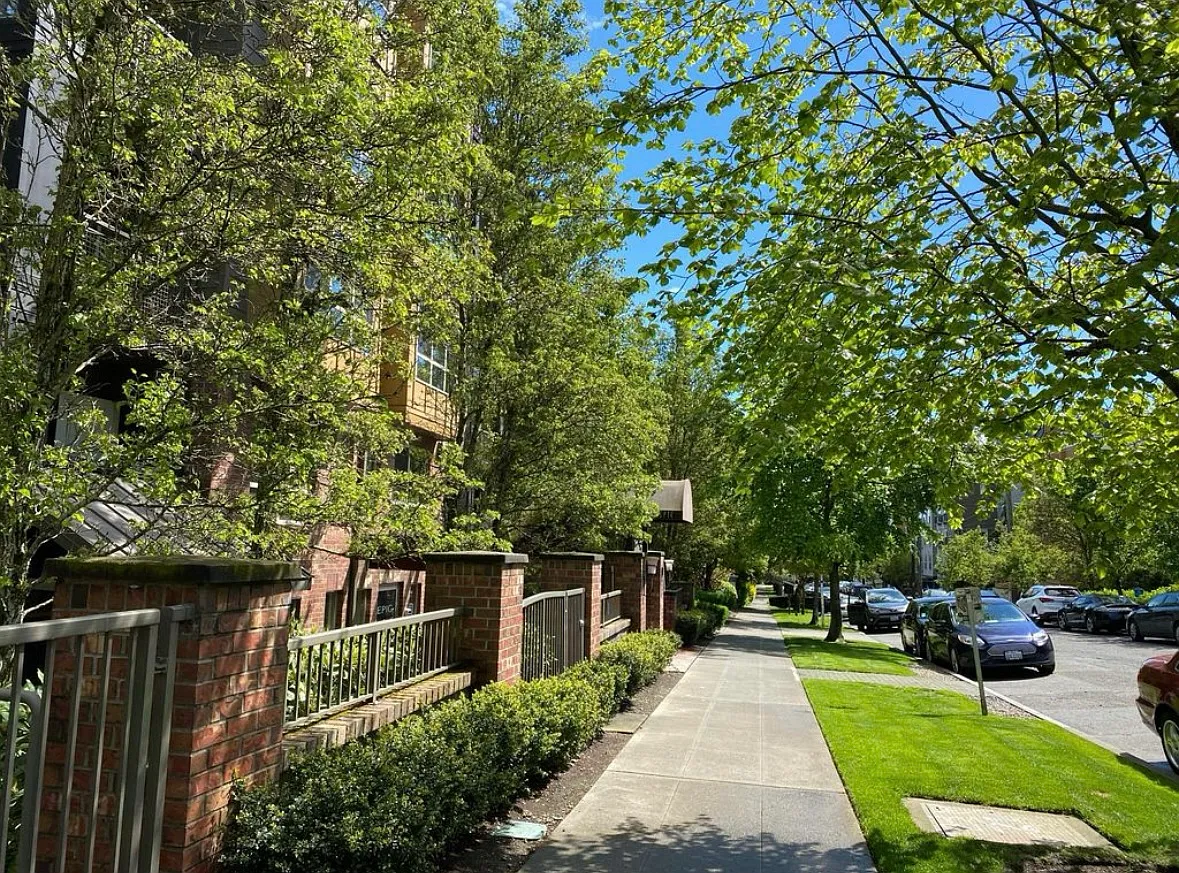412 11th Ave — Photo 4