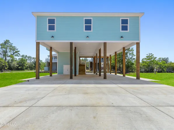 5013 Washington St, Bay Saint Louis, MS 39520