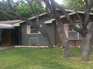 1120 Lake Dr N, Kerrville, TX 78028